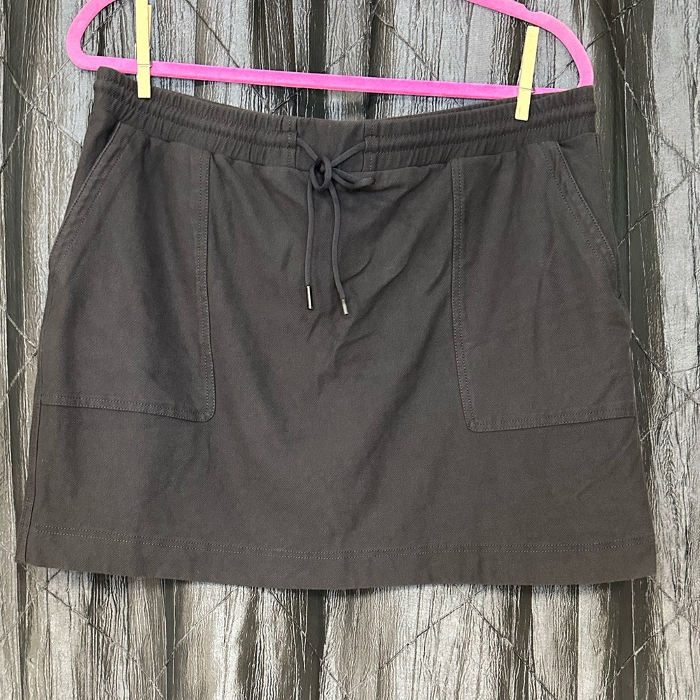 SKORT